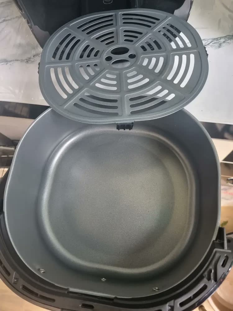 foto de Fritadeira Elétrica Air Fryer WAP Sem Óleo 4L 1500W Antiaderente Preta