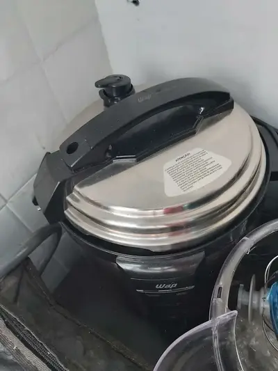 foto de Panela De Pressão Elétrica Wap 900w Antiaderente 5l Wppe2