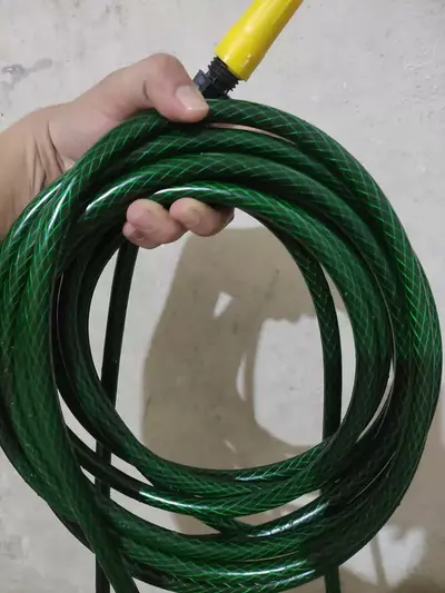 foto de Mangueira Jardim 30 Metros Com Esguicho Trançada Reforçada Flexível 7/16 Anti Dobra Irrigação Quintal Poço Lavagem Durável Marqs Home