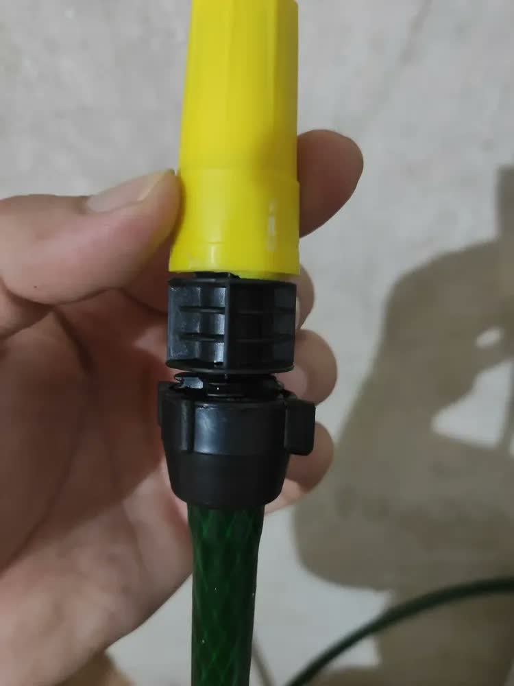foto de Mangueira Jardim 30 Metros Com Esguicho Trançada Reforçada Flexível 7/16 Anti Dobra Irrigação Quintal Poço Lavagem Durável Marqs Home