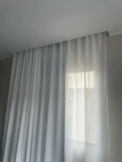 foto de Cortina Blackout Premium 4,00x2,70m Trilho Suíço (varão 3m)