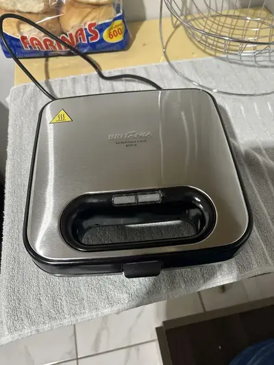 foto de Sanduicheira Eletrica Grill Misteira Chapa Crepeira Britânia