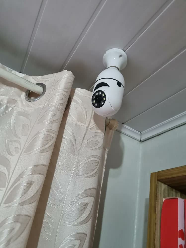 foto de Câmera IP Wi-Fi Yoosee 360º Full HD Espiã Segurança Bivolt Branca