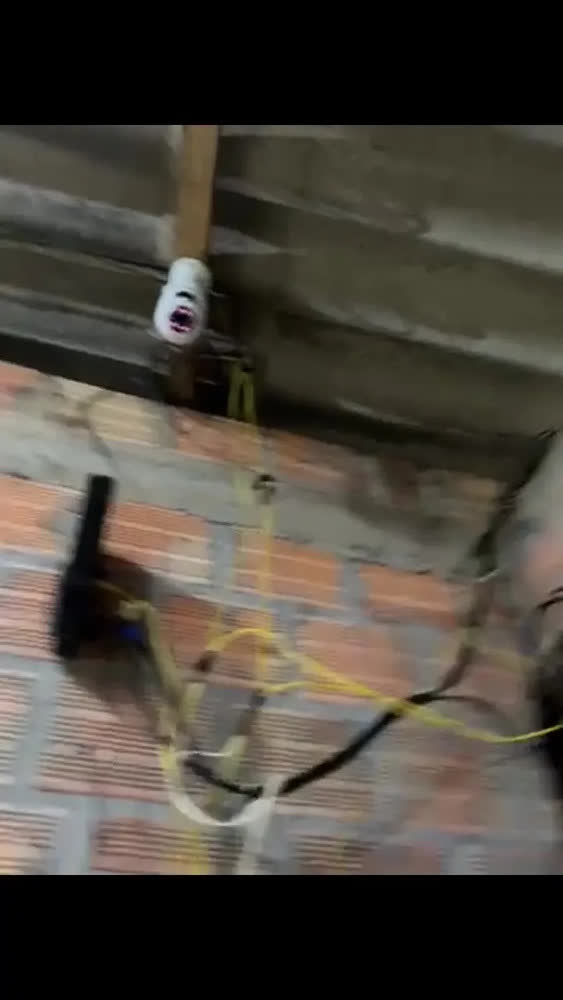 foto de Câmera IP Wi-Fi Yoosee 360º Full HD Espiã Segurança Bivolt Branca