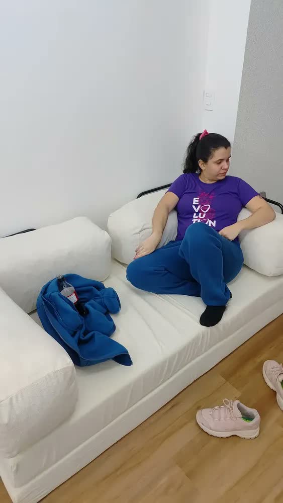 foto de Sofá 2 Lugares Buble Espumática Com Metal Preto 180cm Cama