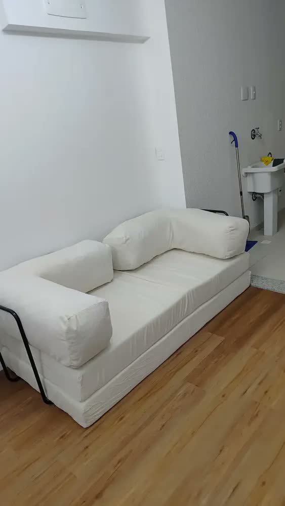 foto de Sofá 2 Lugares Buble Espumática Com Metal Preto 180cm Cama
