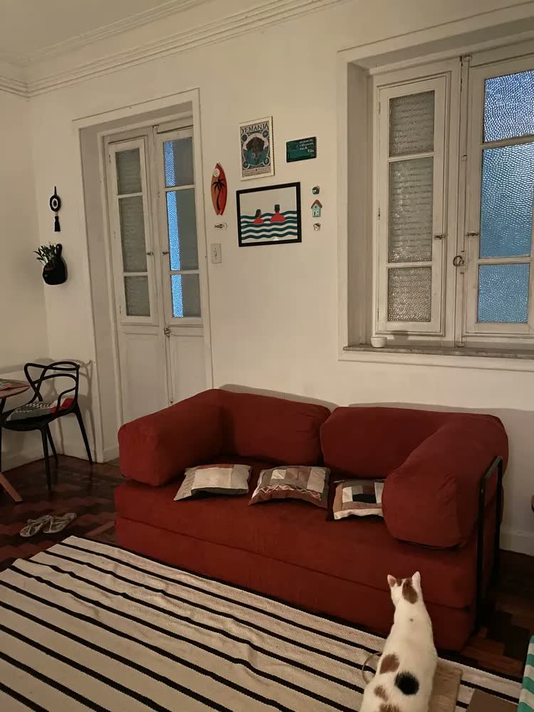 foto de Sofá 2 Lugares Buble Espumática Com Metal Preto 180cm Cama