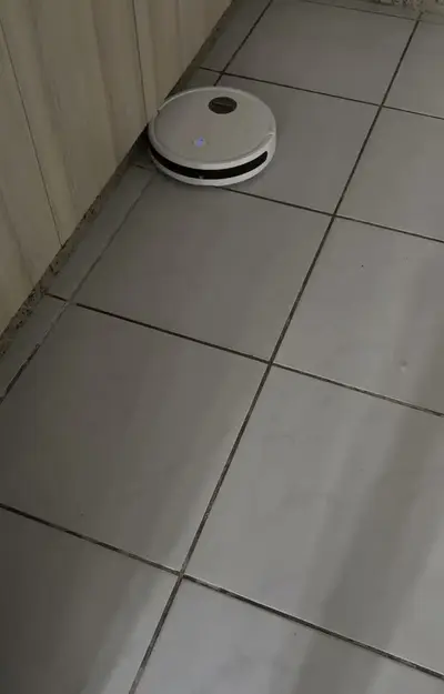 foto de Robô Aspirador de Pó Kärcher RCV 2 com Navegação e Controle Remoto – Bivolt
