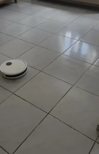 foto de Robô Aspirador de Pó Kärcher RCV 2 com Navegação e Controle Remoto – Bivolt
