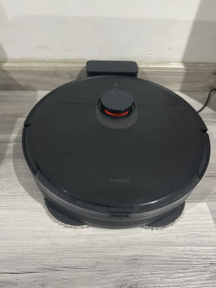 foto de Robô Aspirador Xiaomi S20 Plus Bivolt Passa Pano Limpa Casa Vacuum S20 Preto