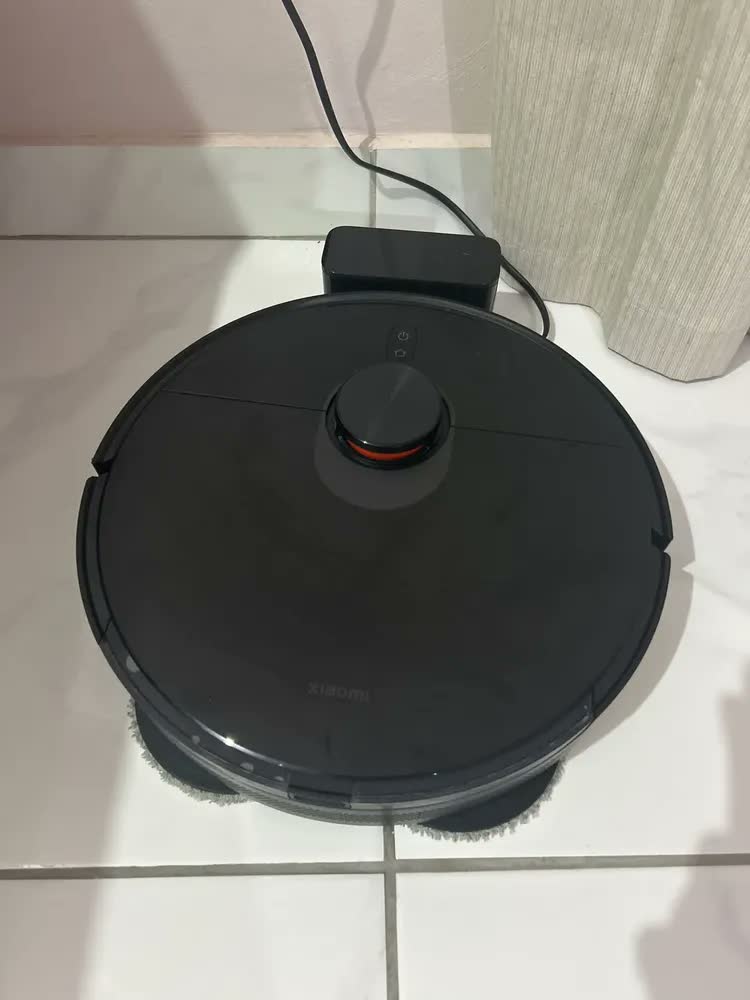 foto de Robô Aspirador Xiaomi S20 Plus Bivolt Passa Pano Limpa Casa Vacuum S20 Preto