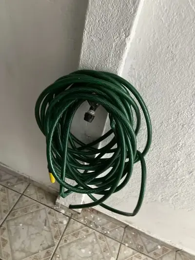 foto de Mangueira De Jardim 15m Metros Com Esguicho Trançada Reforçada Flexível 7/16 Anti Dobra Irrigação Quintal Poço Lavagem Durável Marqs Home