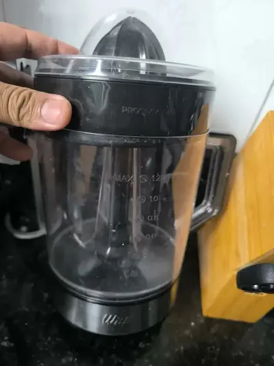 foto de Espremedor de Frutas 1,2L WAP WJ1200 40W com Acionamento Automático e Dois Ajustes de Espremedor 127V