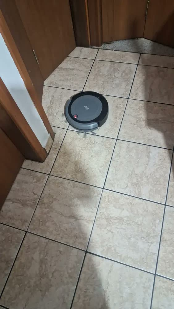 foto de Robô Aspirador Wap Robot W95 - Modelo Cor Cinza-preto