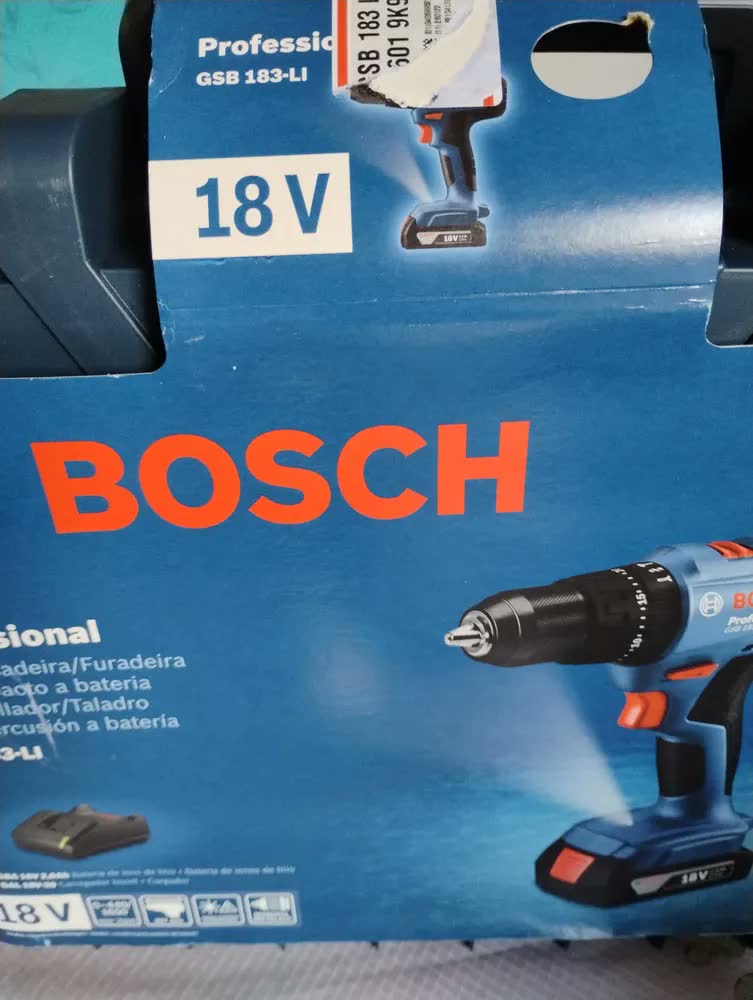 foto de Parafusadeira E Furadeira De Impacto Bosch A Bateria 18v Maleta - Gsb 183-li Com Kit Brocas Buchas E Bits 300 Peças