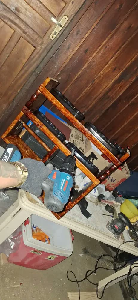 foto de Parafusadeira E Furadeira De Impacto Bosch A Bateria 18v Maleta - Gsb 183-li Com Kit Brocas Buchas E Bits 300 Peças