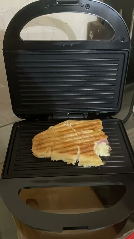 foto de Sanduicheira Elétrica Cadence Sandugrill Preta Cor Preto