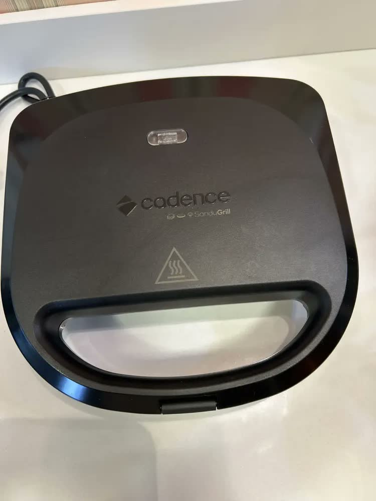 foto de Sanduicheira Elétrica Cadence Sandugrill Preta Cor Preto