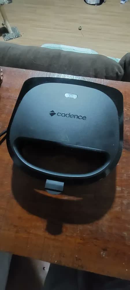 foto de Sanduicheira Elétrica Cadence Sandugrill Preta Cor Preto