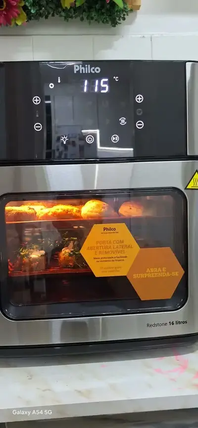 foto de Fritadeira Air Fryer Philco PAF16A 4 Em 1 Painel Digital 16l
