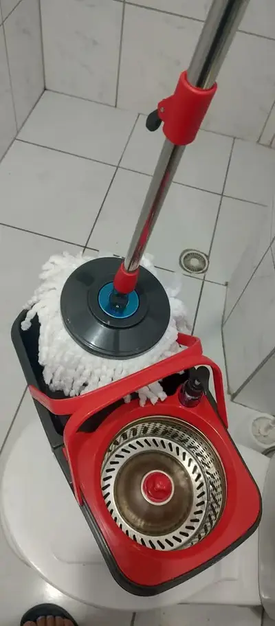foto de Mop Esfregão Duo Giratório Desmontável Duas Águas Cesto Inox Cor Cinza-escuro