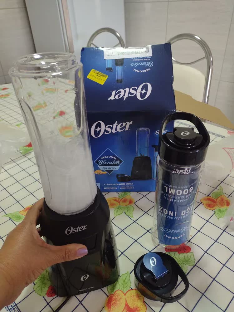 foto de Liquidificador Portátil 700w C/ 2 Jarras To Go Blender Oster