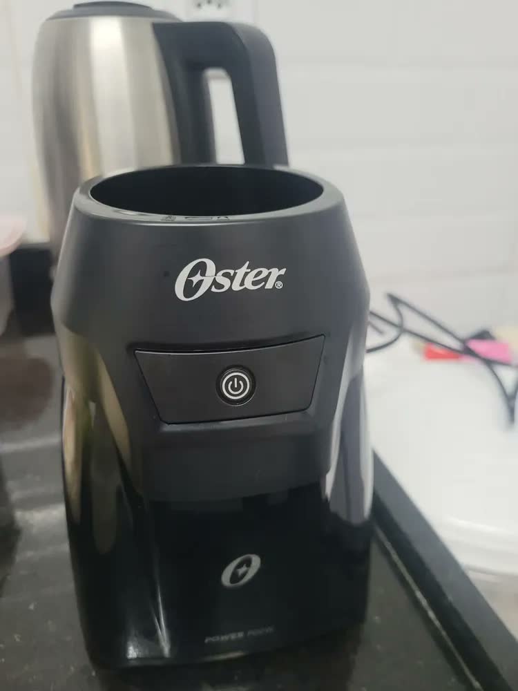 foto de Liquidificador Portátil 700w C/ 2 Jarras To Go Blender Oster