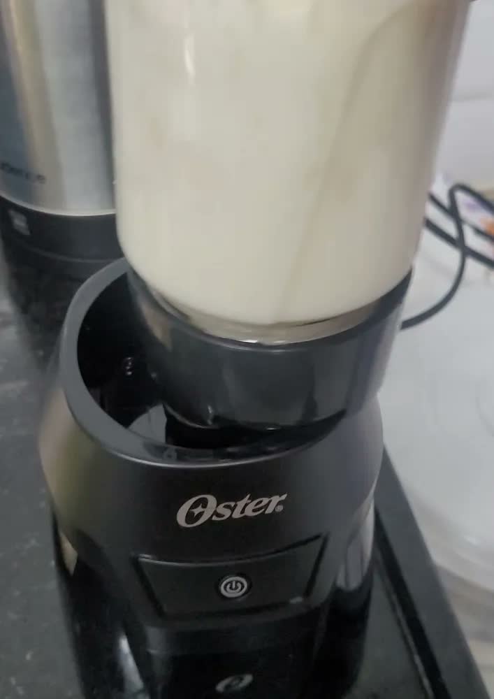 foto de Liquidificador Portátil 700w C/ 2 Jarras To Go Blender Oster