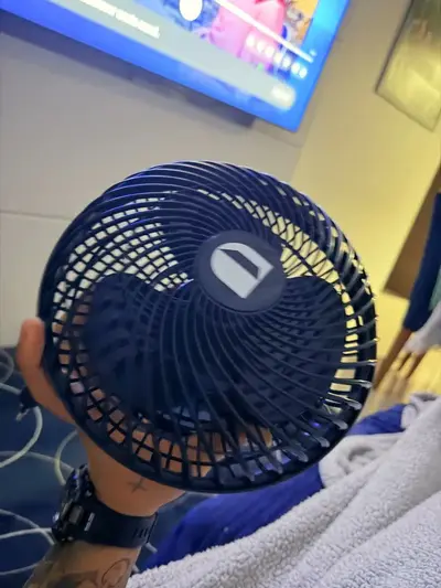 foto de Ventilador Oscilante 20cm Cultivo Indoor Grow Estufa Estrutura Preto Pás Preto Diâmetro 20 cm Material das pás Plástico Quantidade de pás 3
