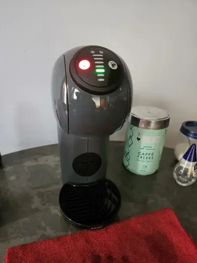 foto de Nescafé Dolce Gusto Arno Genio S Basic Branca Dgs1 Cor Branco
