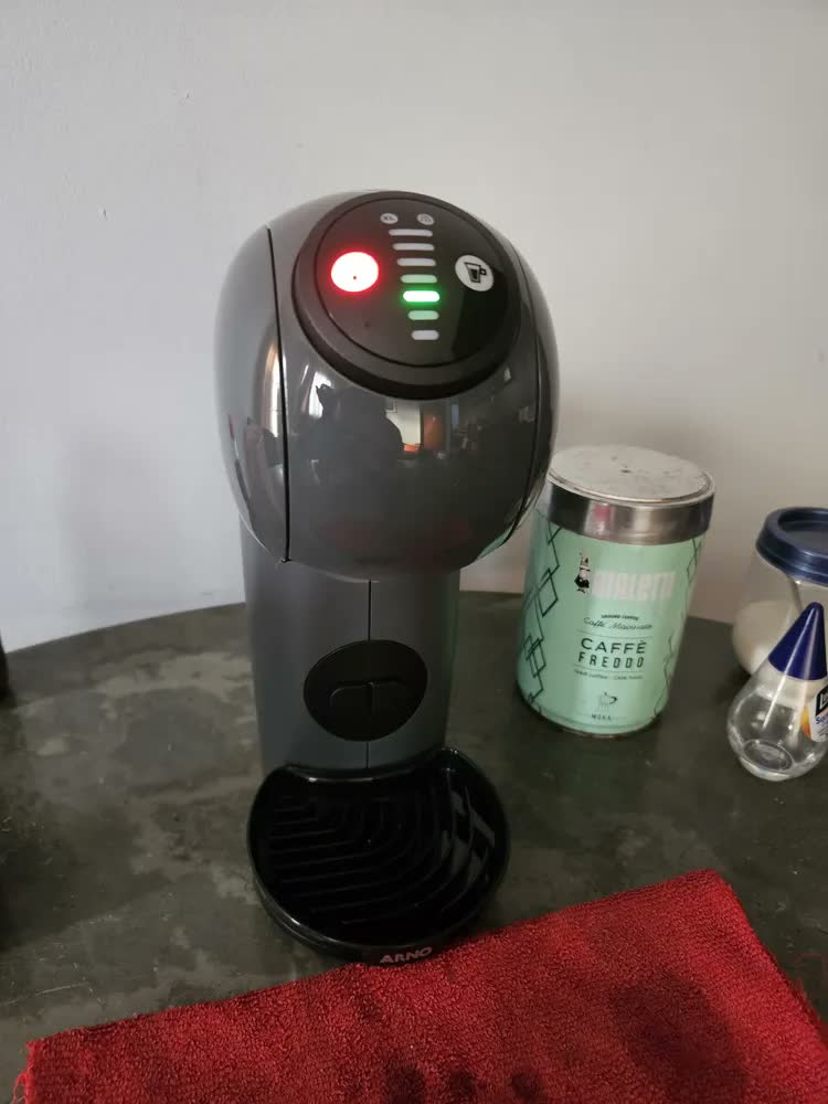 foto de Nescafé Dolce Gusto Arno Genio S Basic Branca Dgs1 Cor Branco