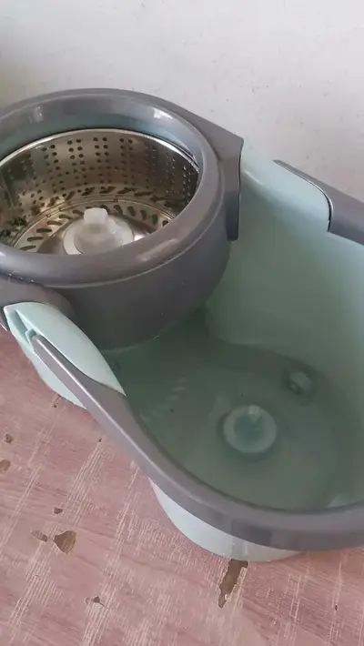 foto de Mop Giratório 8l Rodinhas Esfregão 130cm Cesto Inox C/ Refil