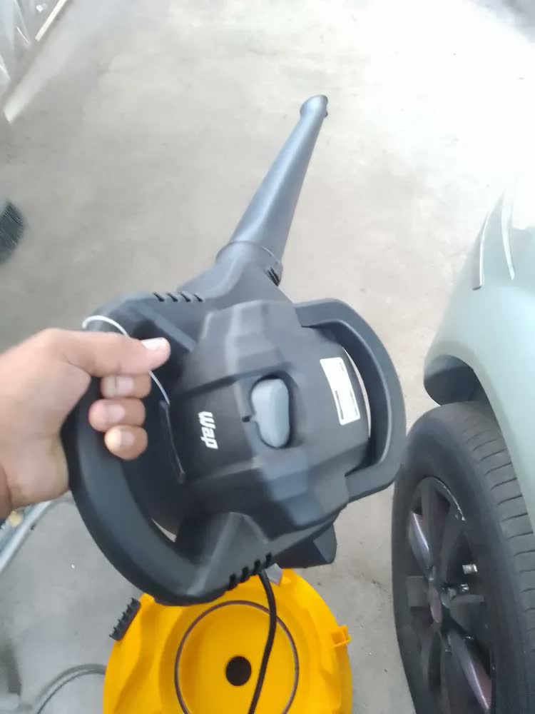 foto de Aspirador de Pó e Água WAP GTW INOX 25 Com Soprador e Potência de 2000W