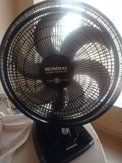 foto de Ventilador De Mesa Vsp-40-w Super Power 40 Cm Mondial 140w Estrutura Branco/Azul Pás Branco/Azul