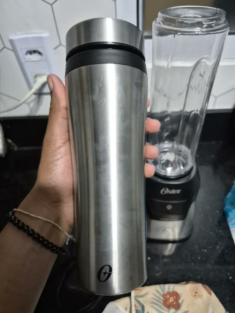 foto de Blender Power Inox Oster Com 2 Jarras To Go Cor Prateado