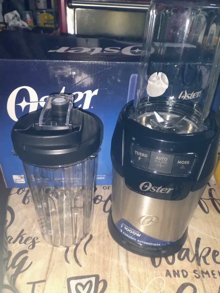 foto de Blender Ultra Power 1000 Oster Com 2 Copos