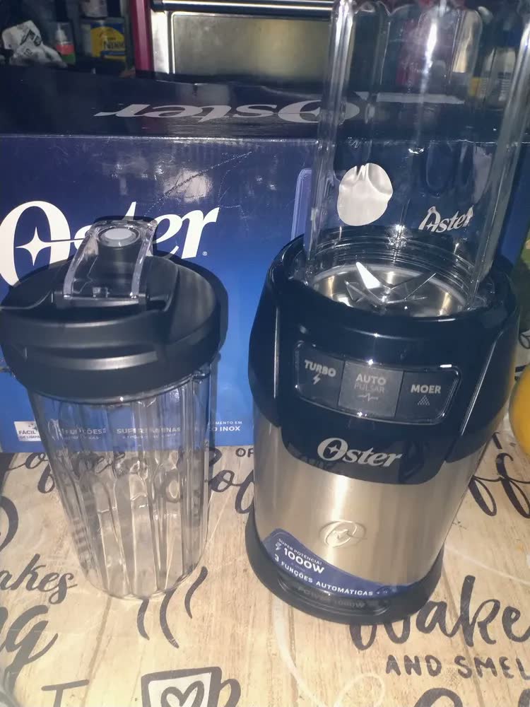foto de Blender Ultra Power 1000 Oster Com 2 Copos