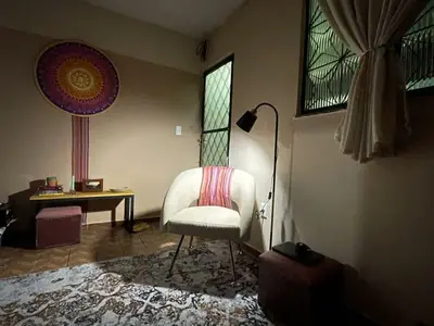 foto de Luminária Articulada Chão Pedestal Abajur Coluna Lustre