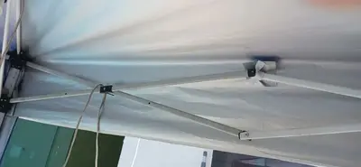 foto de Tenda Gazebo Sanfonada Articulada Luvinco 3x3m Azul Impermeável Resistente Proteção Ao Ar Livre Camping Praia Eventos Montagem Prática Estrutura Resistente Durável