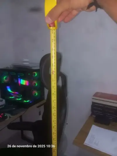 foto de Cadeira Escritório Ergonômica Genebra B500 Luvinco Cor Preto Com Suporte Lombar Estofado Mesh