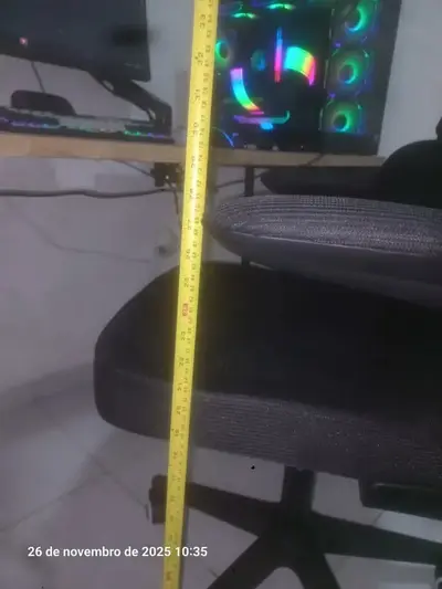 foto de Cadeira Escritório Ergonômica Genebra B500 Luvinco Cor Preto Com Suporte Lombar Estofado Mesh