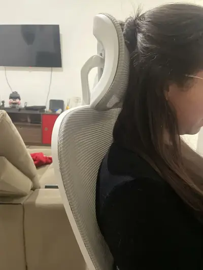 foto de Cadeira Escritório Ergonômica Genebra G500 Luvinco Cor Cinza Com Suporte Lombar Estofado Mesh