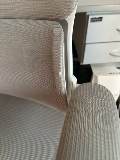 foto de Cadeira Escritório Ergonômica Genebra G500 Luvinco Cor Cinza Com Suporte Lombar Estofado Mesh
