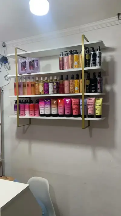 foto de Prateleira Multiuso Arnad Design Industrial Cor Dourado/branco