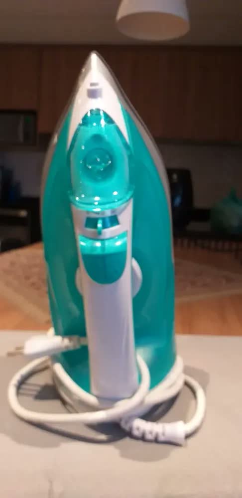 foto de Ferro de Passar a Vapor Philco PFV71 320ml Base Cerâmica