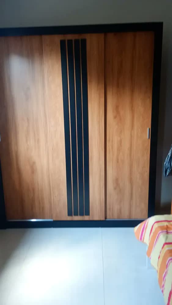 foto de Guarda Roupa Casal 3 Portas Doha Carraro Ripado Preto Touch