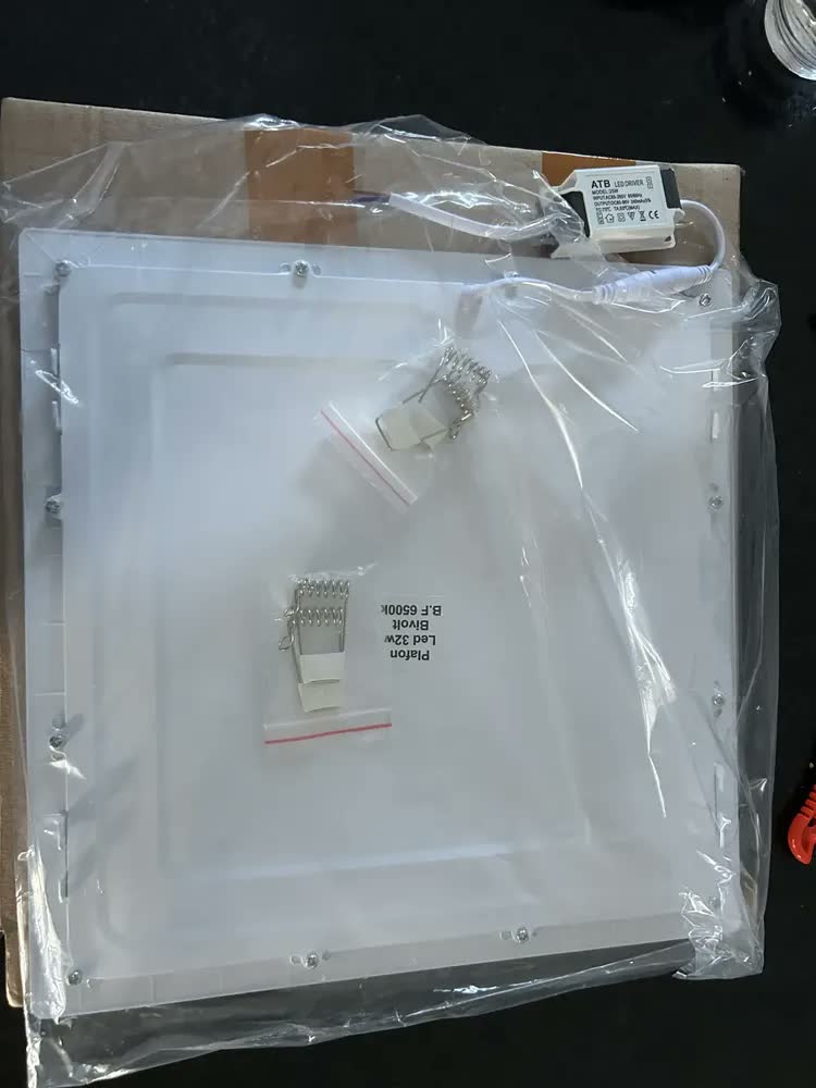 foto de Plafon Luminaria Led 30x30 Quadrado Embutir 6000k/6500k 32w Estrutura Branco-frio