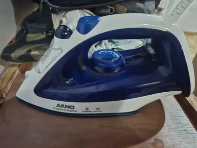 foto de Ferro A Vapor Essentialgliss Azul Com Base Antiaderente Fea1