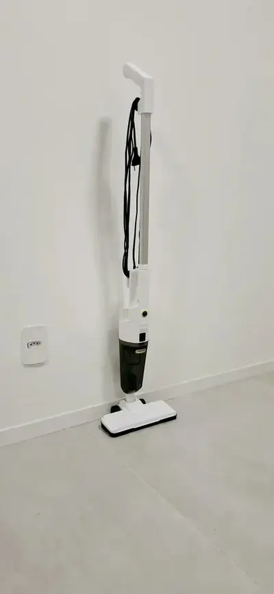 foto de Aspirador De Pó Vertical 2 Em 1 Kärcher Vcl Stick Com Filtro Hepa 1000w 220v