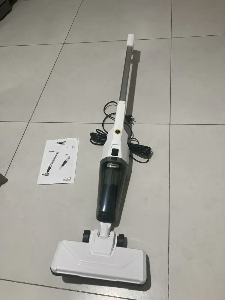 foto de Aspirador De Pó Vertical 2 Em 1 Kärcher Vcl Stick Com Filtro Hepa 1000w 220v